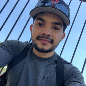 Meet your Posher, Carlos